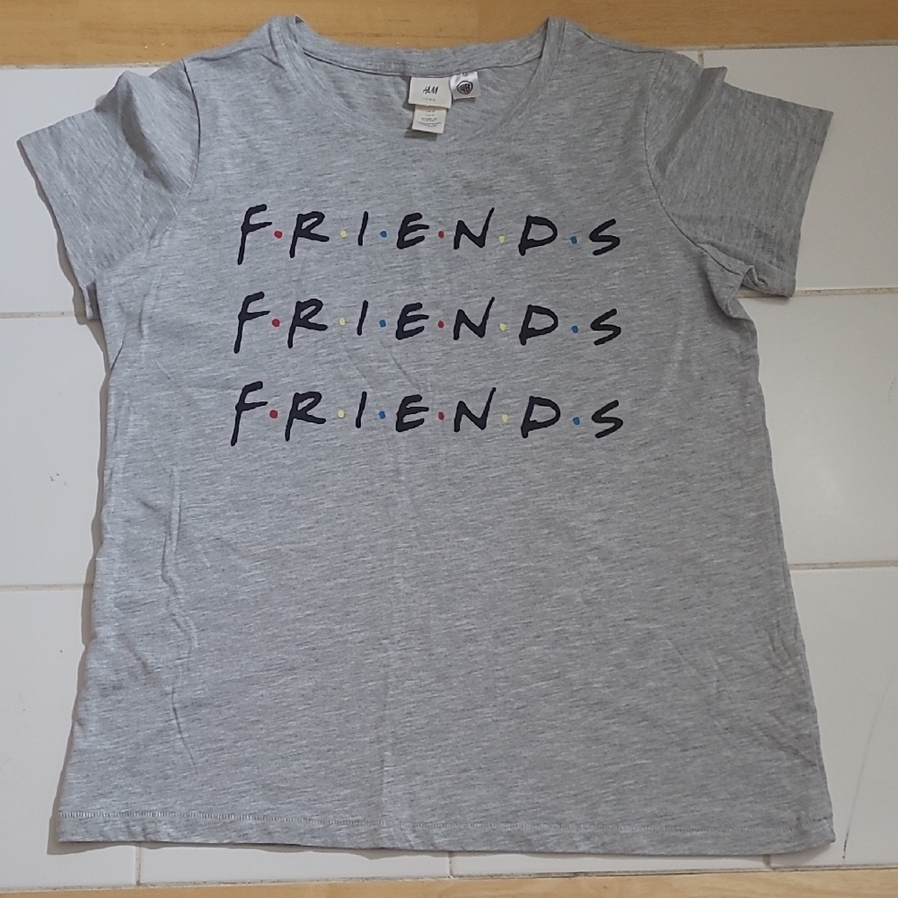 H&M Gray T-Shirt with Friends Print